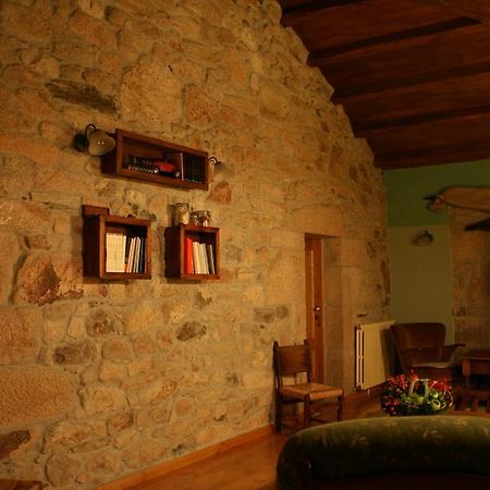 Pensjonat Rectoral De Goian Sarria Zewnętrze zdjęcie